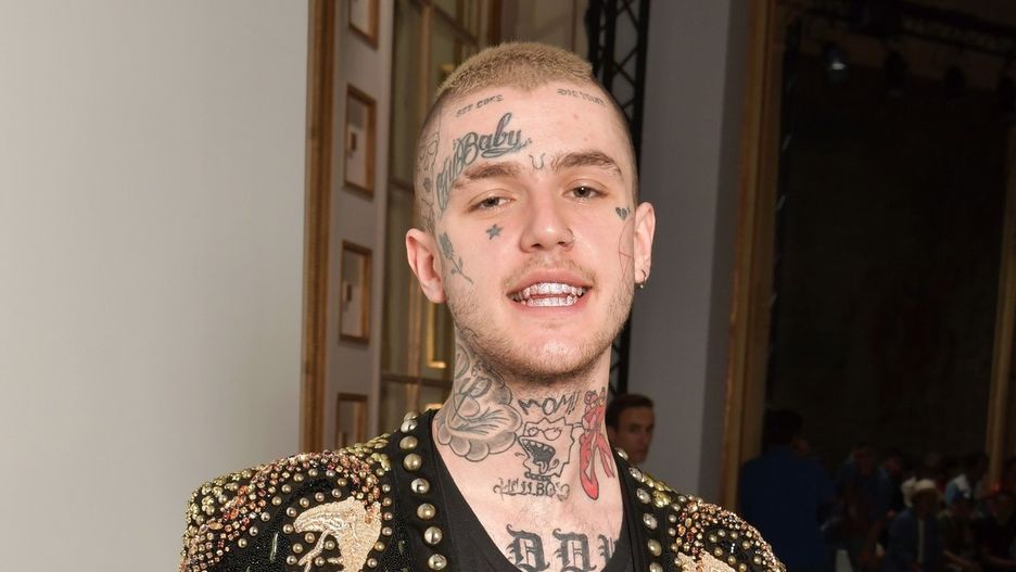 Lil Peep, kontrowersyjny muzyk, zmarł w 2017 r. Miał 21 lat