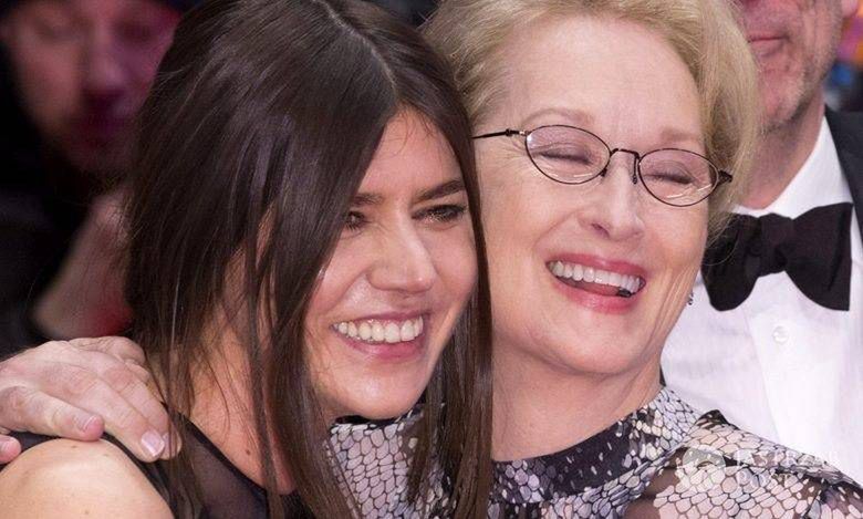 Małgorzata Szumowska rozdaje uśmiechy i przytula się do Meryl Streep na festiwalu filmowym w Berlinie