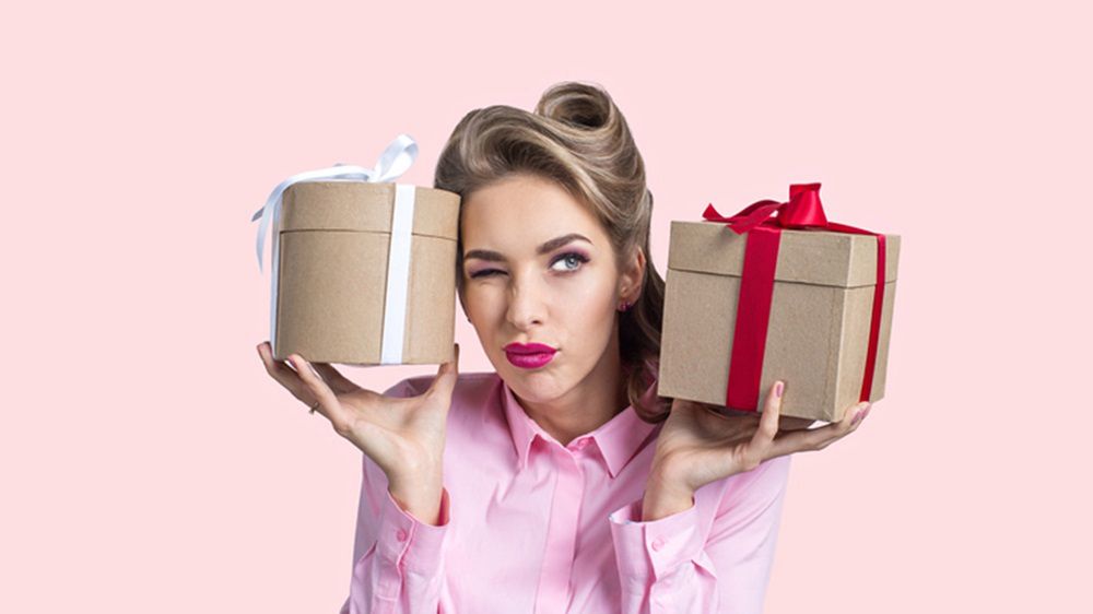 Warto zaskoczyć kobietę oryginalnym prezent w postaci własnoręcznie przygotowanego zestawu akcesoriów kosmetycznych