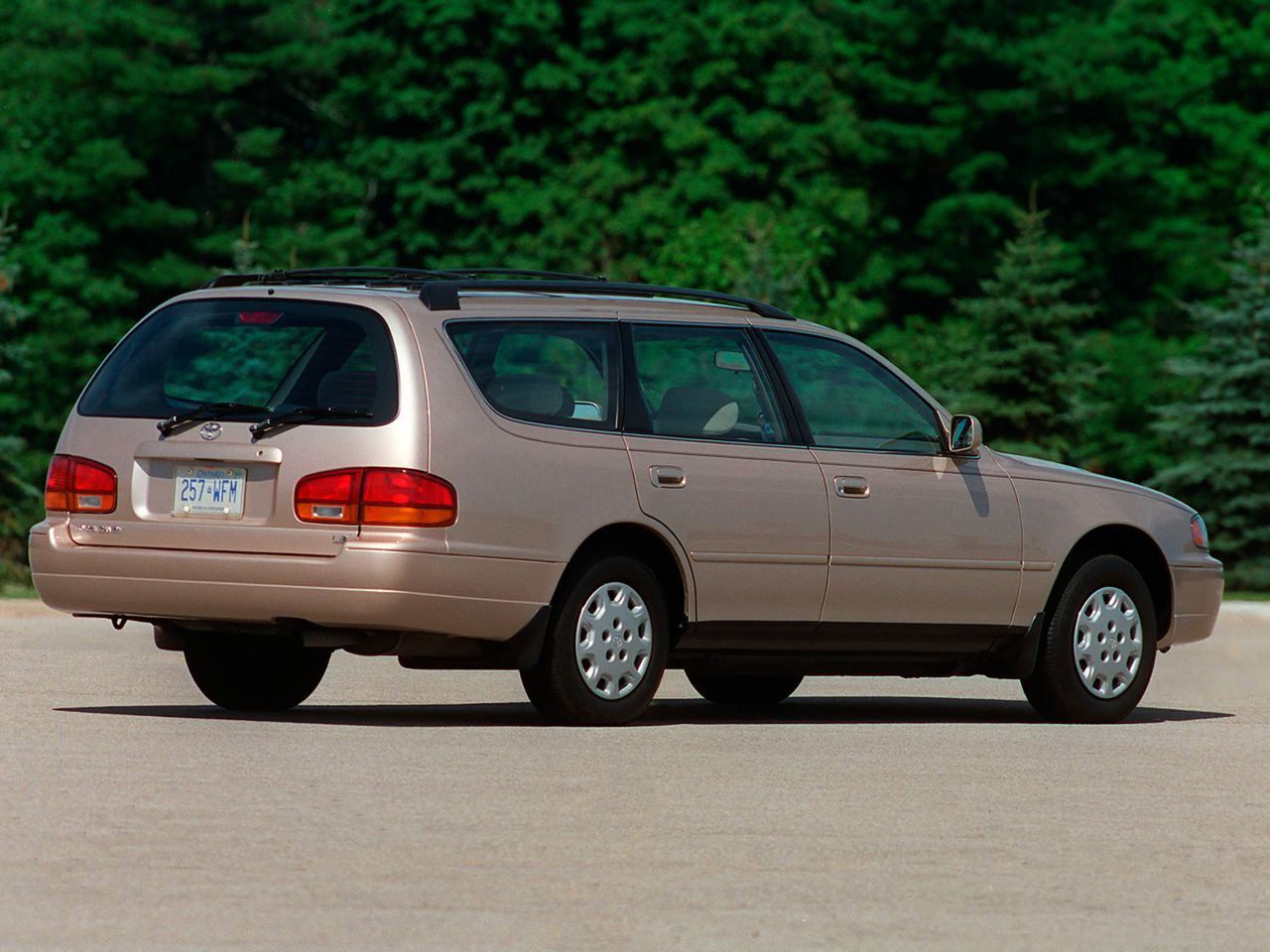 Toyota Camry 4