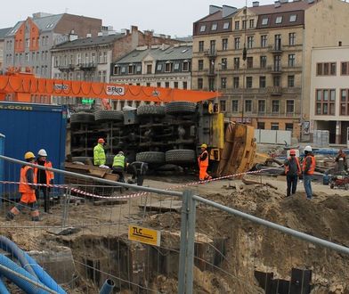 Runął dźwig na budowie metra!