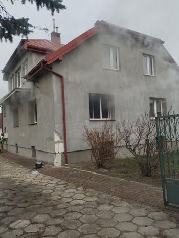 Ossów: Tragiczny pożar domu. W jednym z pomieszczeń znaleziono zwęglone ciało