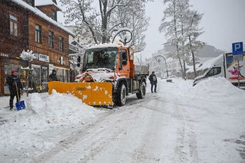 Zakopane: Śnieg sypie, a zimowy bałagan wraca jak co roku