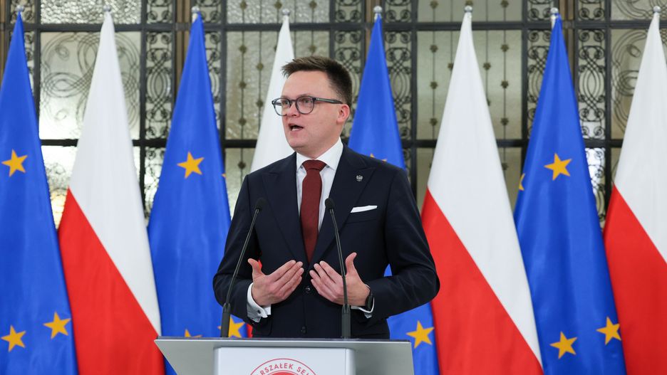 Warszawa, 11.12.2023. Marszałek Sejmu Szymon Hołownia podczas konferencji prasowej w Sejmie w Warszawie, 11 bm. Sejm nie udzielił wotum zaufania rządowi premiera Mateusza Morawieckiego. (sko) PAP/Paweł Supernak