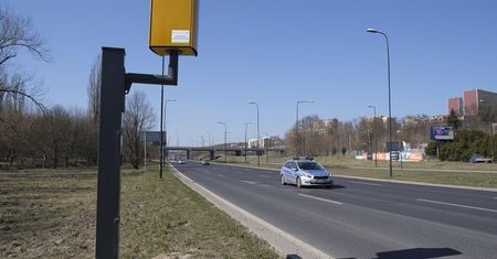 Fotoradar na al. Solidarności już rejestruje wykroczenia kierowców