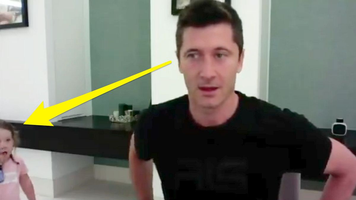 Klara Lewandowska weszła w kadr, gdy jej tata udzielał wywiadu