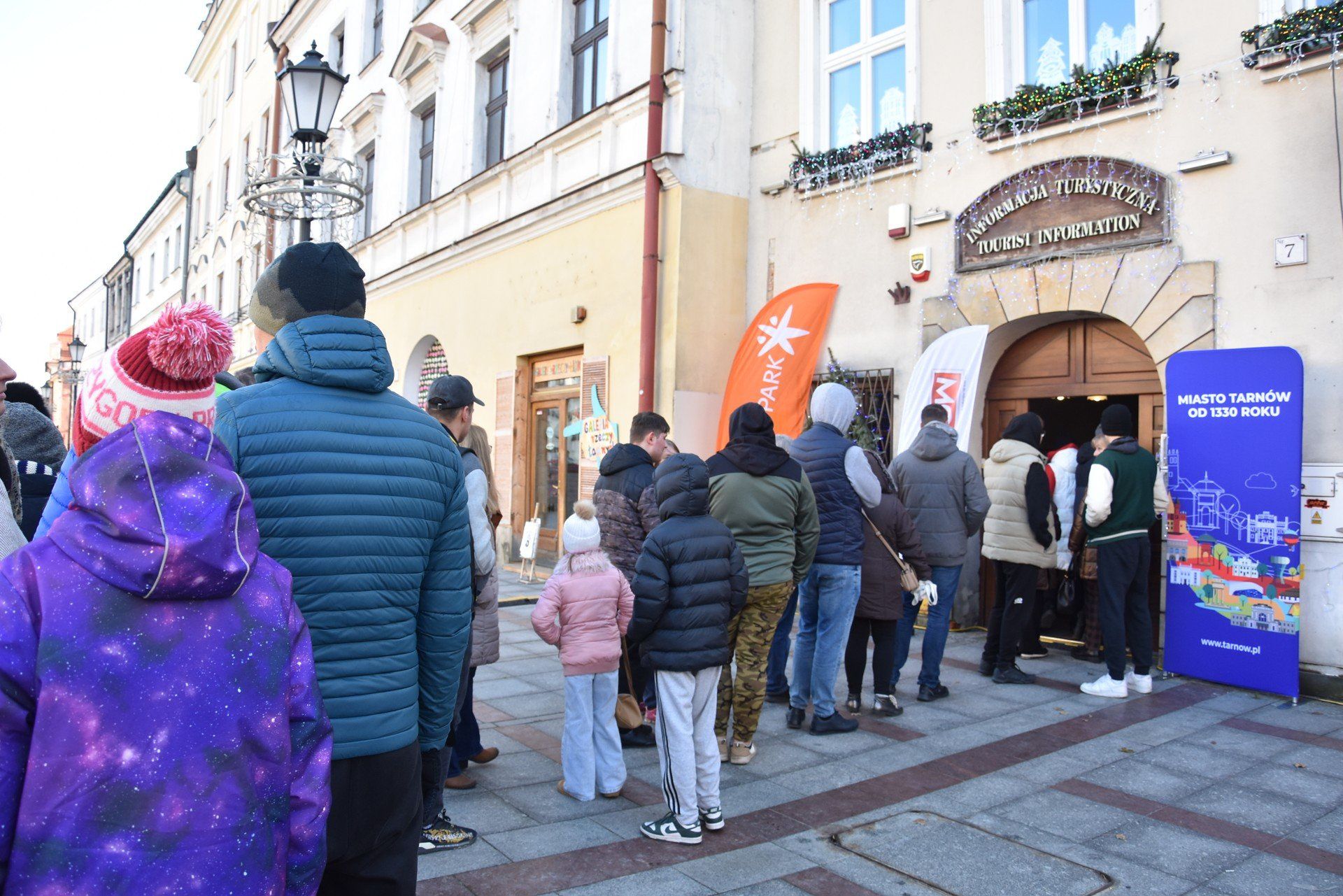 W dniu premiery po Monopoly z Tarnowem w roli głównej trzeba było postać w długiej kolejce