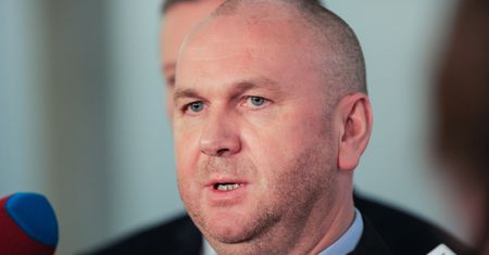 Kolejny atak na rodzinę byłego szefa CBA. "Córki zmuszone do wysłuchania okrutnych gróźb"