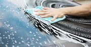 Myjesz samochód na swoim podwórku? Policjanci wręczą ci mandat!