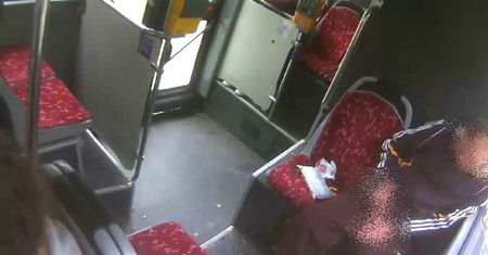 Kielce: Skandaliczne zachowanie w autobusie. 35-latek "zaspokajał się" na oczach innych pasażerów
