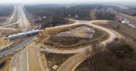 Ruch wahadłowy przed Kraśnikiem. Ma to związek z budową trasy S19