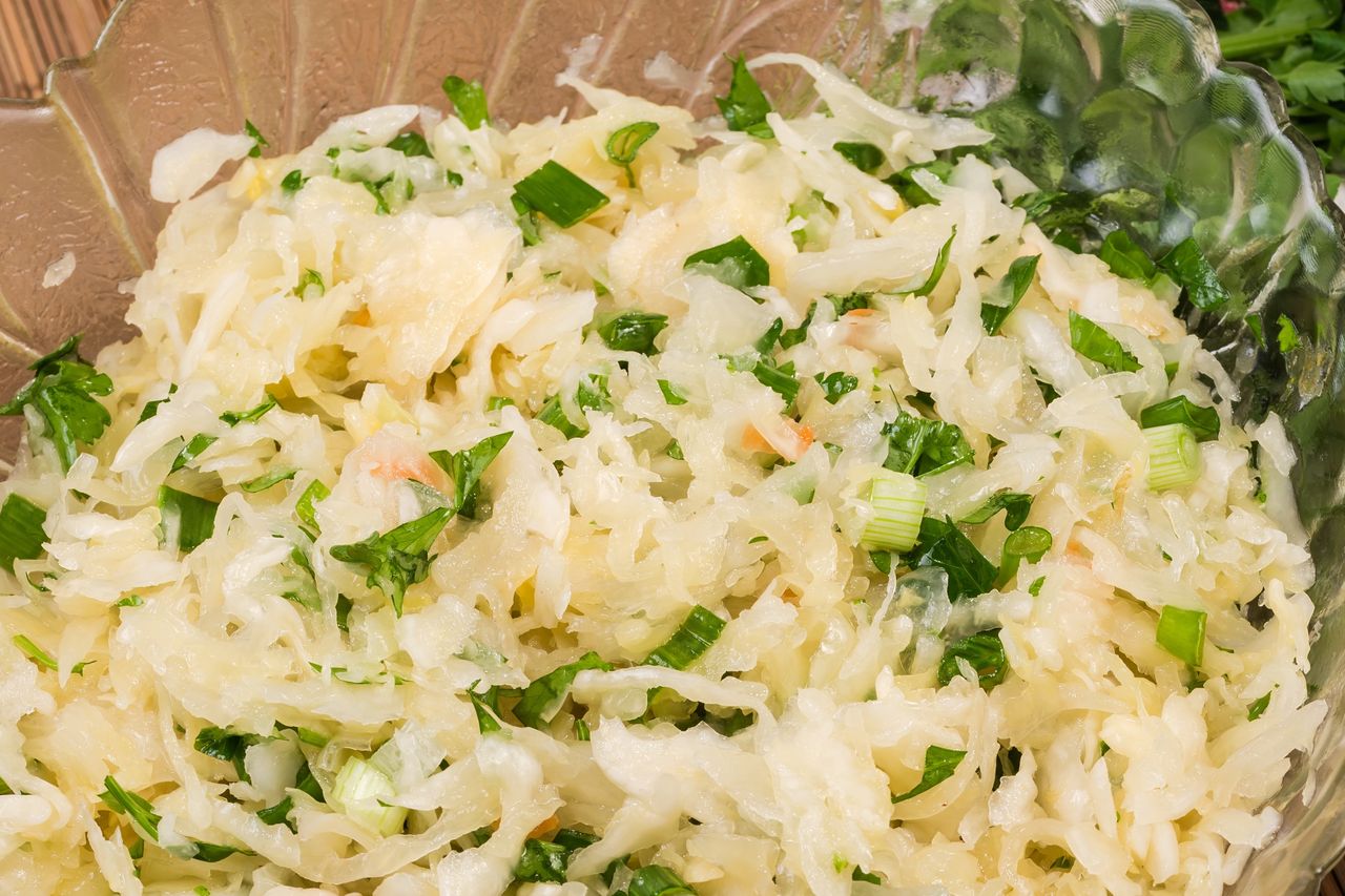 Nie dolewaj oleju do kiszonej kapusty. Często tak robiłam, ale babcia udowodniła, że to błąd