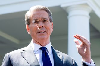 Człowiek Trumpa uderza w kolejną instytucję. Jest reakcja