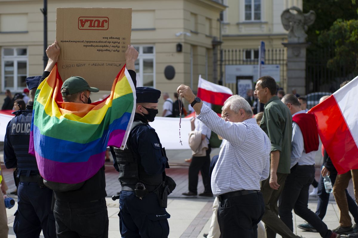 Najnowszy sondaż. Chodzi o list ambasadorów ws. LGBT Chodzi  (Photo by Aleksander Kalka/NurPhoto via Getty Images)