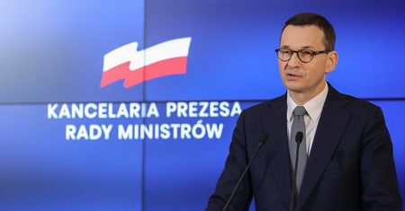 Odmrażanie gospodarki. Morawiecki: ostrożne kroki do przodu