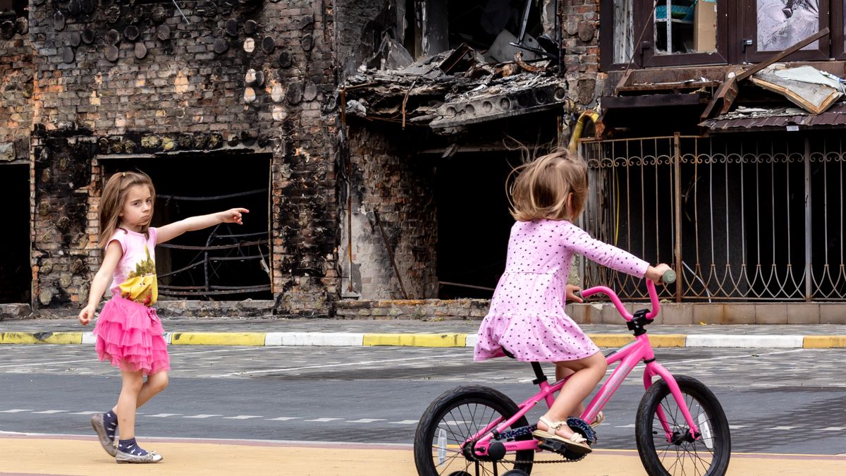 Straty w ludziach, utrata potencjału edukacyjnego, zniszczone miasta, naruszony ekosystem to nie wszystko. Latami będzie się odbudowywała ukraińska gospodarka