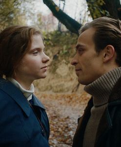 "Osiecka": Kolejna wersja paździerzowego pomnika