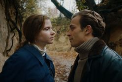 "Osiecka": Kolejna wersja paździerzowego pomnika