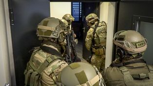 Fabryka mefedronu rozbita w Józefowie. 25-latek z Czerwoną Notą Interpolu w areszcie