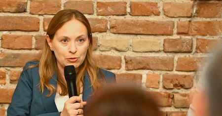 Darmowe mieszkania dla polityków? Jasne stanowisko minister