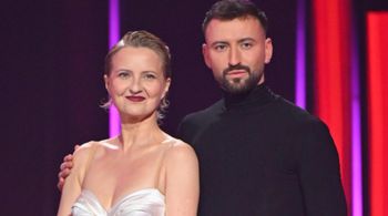 Iza Kuna zachwyciła jurorów "Tańca z gwiazdami". Internauci mają INNE ZDANIE: "Te oceny to jakaś kpina"