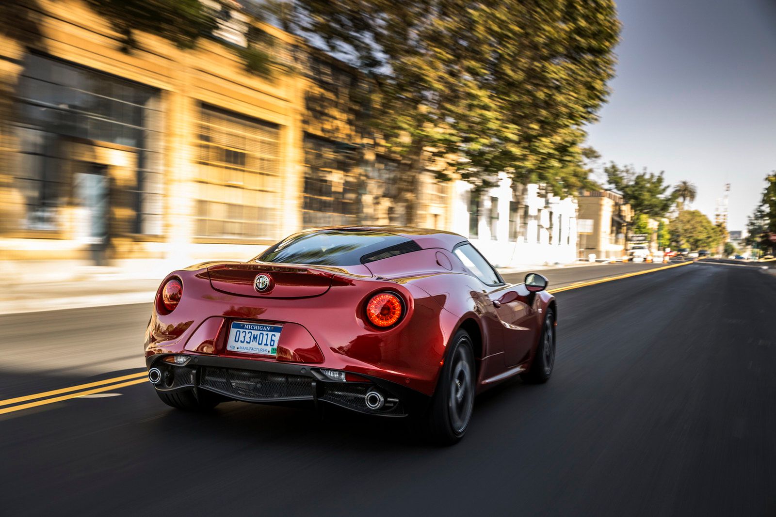 Alfa Romeo 4C w wersji na rynek amerykański w obszernej galerii zdjęć 65