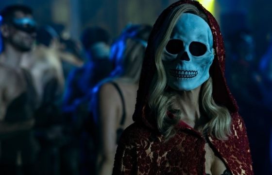 „Zagłada domu Usherów” dwukrotnie pokonała „W garniturach” i stała się hitem Netfliksa w minionym miesiącu