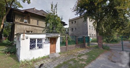 Sosnowiec. Dziewczynki wypadły z drugiego piętra. Nowe informacje o ich stanie