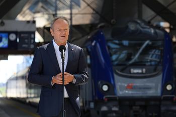 Tusk ogłasza ws. kolei. "Cała Polska w 3 godziny"
