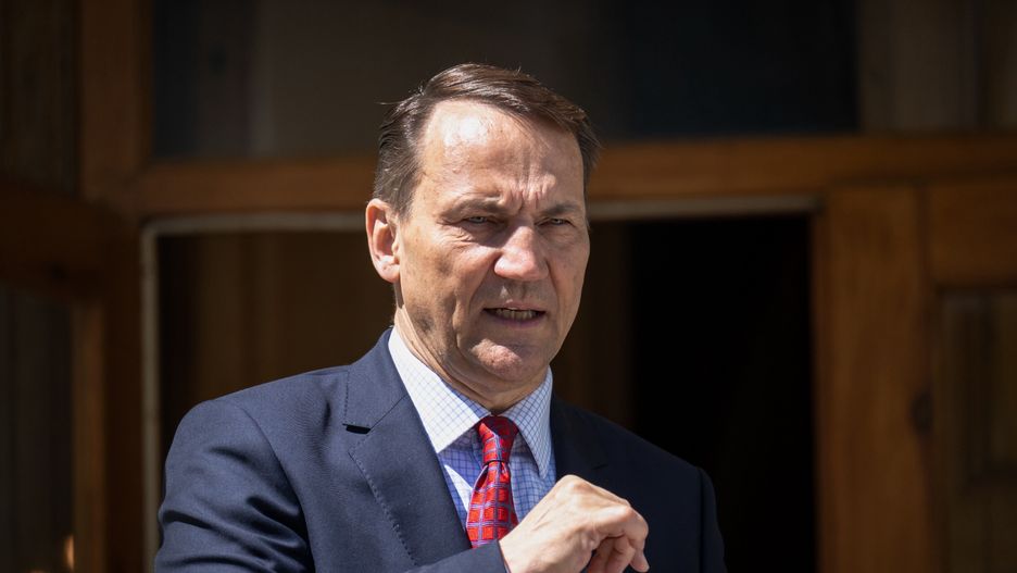 Rados�aw Sikorski
Chobielin, 07.07.2024. Minister spraw zagranicznych Polski Rados�aw Sikorski w oczekiwaniu na spotkanie z ministrem spraw zagranicznych Wielkiej Brytanii Davidem Lindonem Lammy'm w Chobielinie, 7 bm.  (sko) PAP/Tytus �mijewski
Tytus �mijewski
dyplomacja, minister, polityk, polityka, spotkanie, spraw zagranicznych, wizyta
