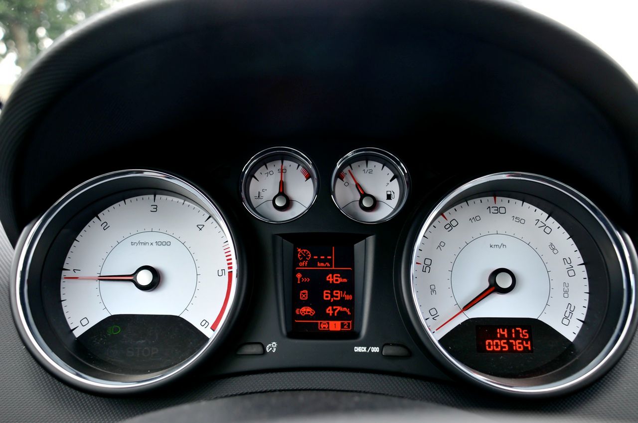 Peugeot 308 CC - najbardziej gadżeciarski samochód roku? 34