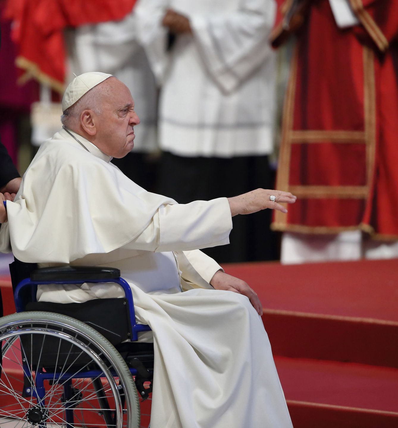 Papież Franciszek trafił do szpitala. Powodem mają być badania