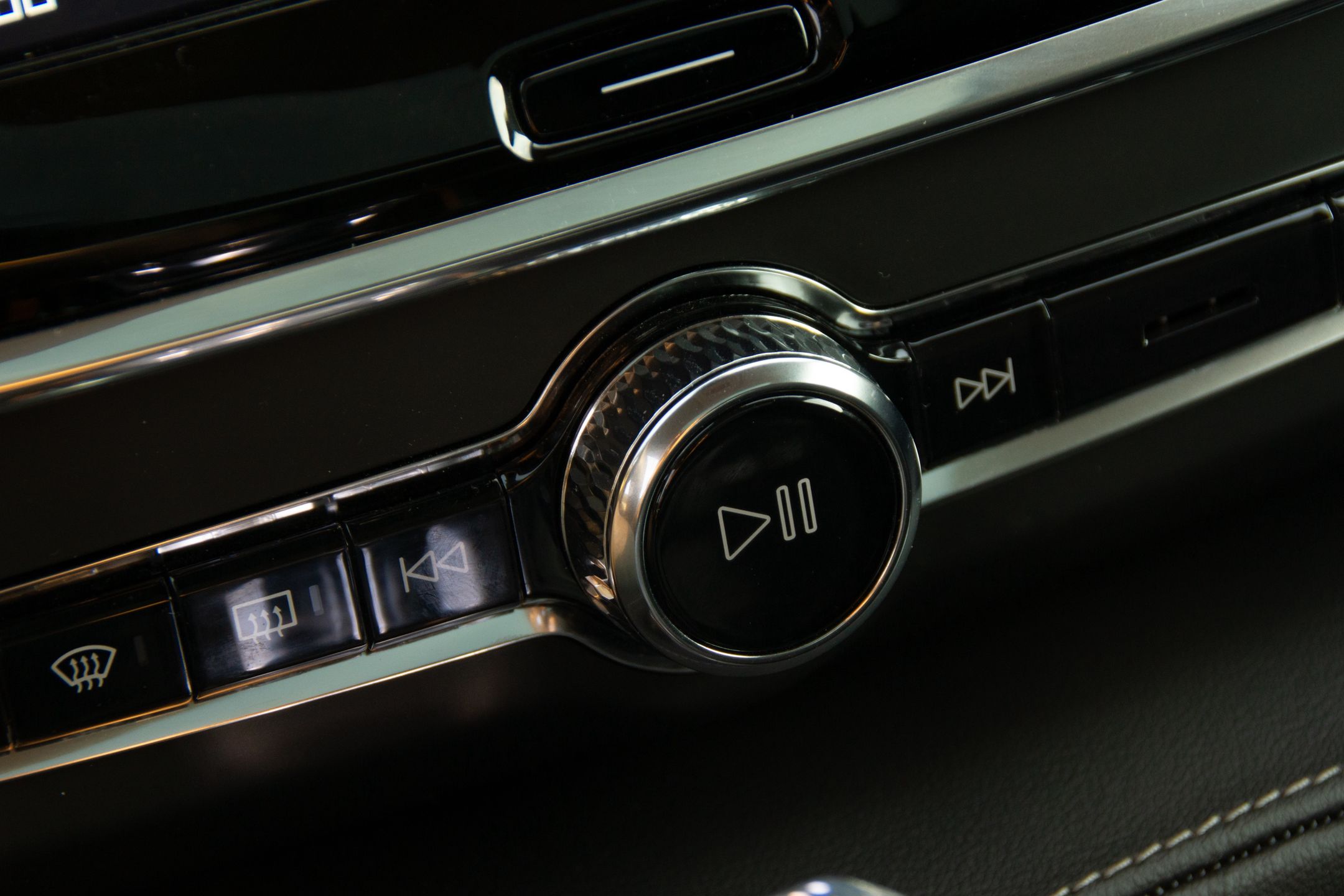 Volvo S90 T8