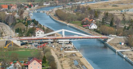 Ponad 100-metrowy most obrotowy bliski otwarcia. Kolejny etap po przekopie Mierzei Wiślanej