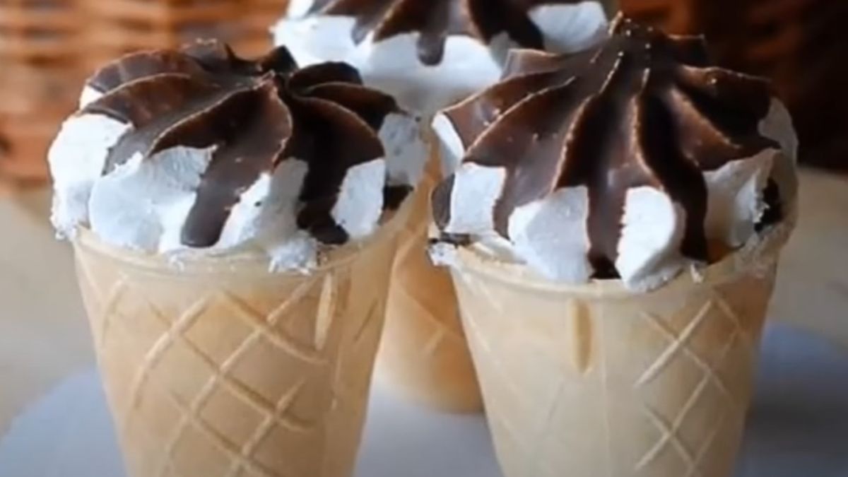 Pamiętasz ciepłe lody z czasów PRL-u? Możesz je zrobić z zaledwie 4 składników (fot. screen Youtube / @PRO100zmoSTU)