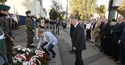 Poznań oddaje hołd bohaterom Czerwca '56. Kwiaty przed bramą Fabryki Pojazdów Szynowych