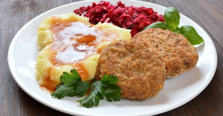 Nigdy nie wyrzucam resztek z niedzielnego rosołu. Robię z nich pyszne kotlety