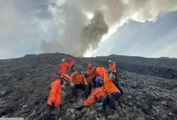 Działo się we wtorek w nocy. Dwa razy więcej zabitych turystów w erupcji wulkanu