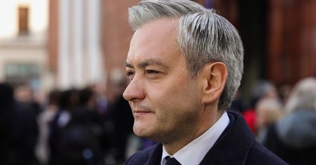 "Zabawa w chowanego". Robert Biedroń: państwo zawiodło ofiary