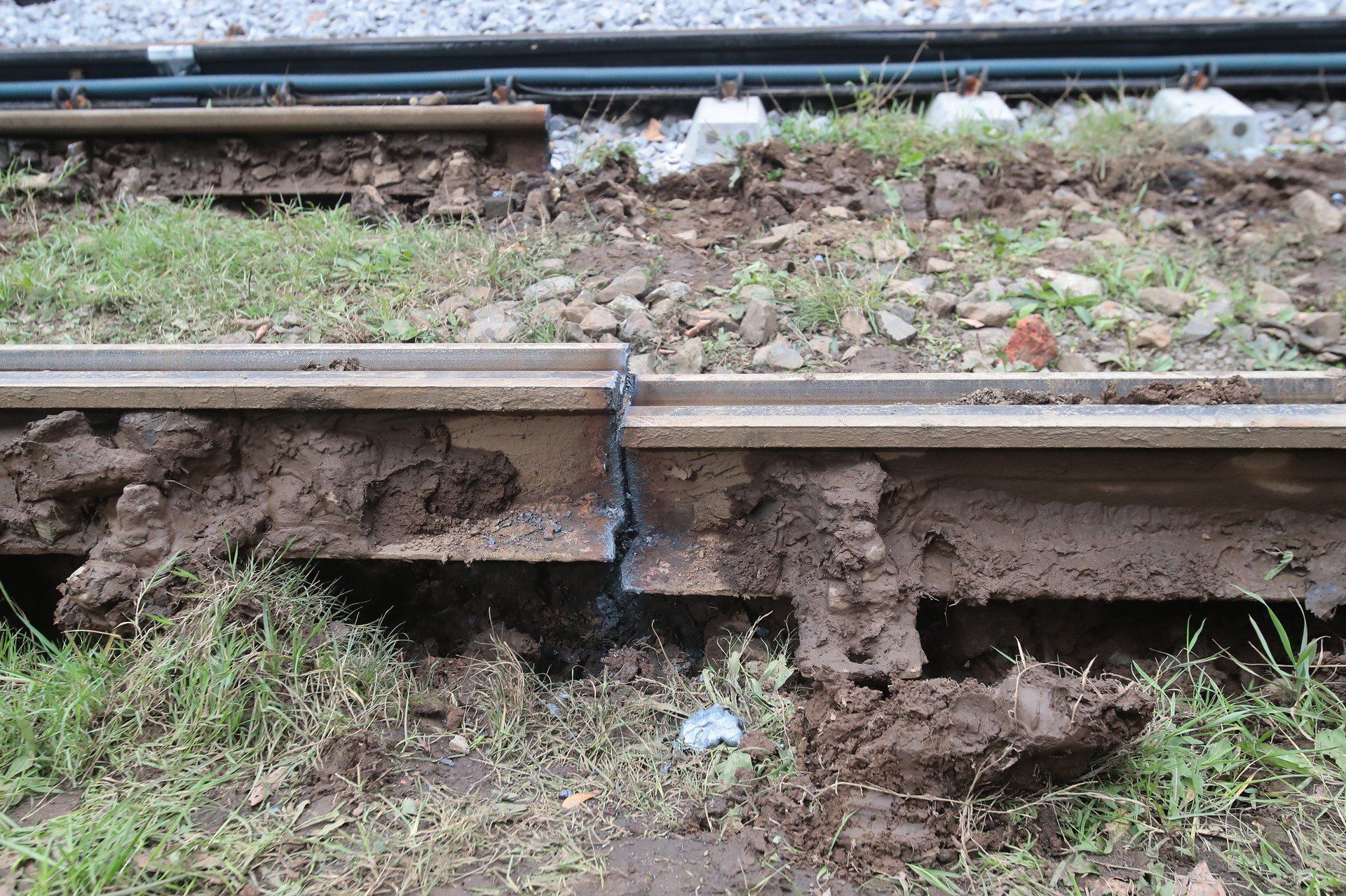Długość remontowanego toru to łącznie około 730 m - od konstrukcji bezpodsypkowej przebudowanego torowiska na skrzyżowaniu ul. Piłsudskiego i Matejki do przystanku przy skrzyżowaniu z ul. Malczewskiego