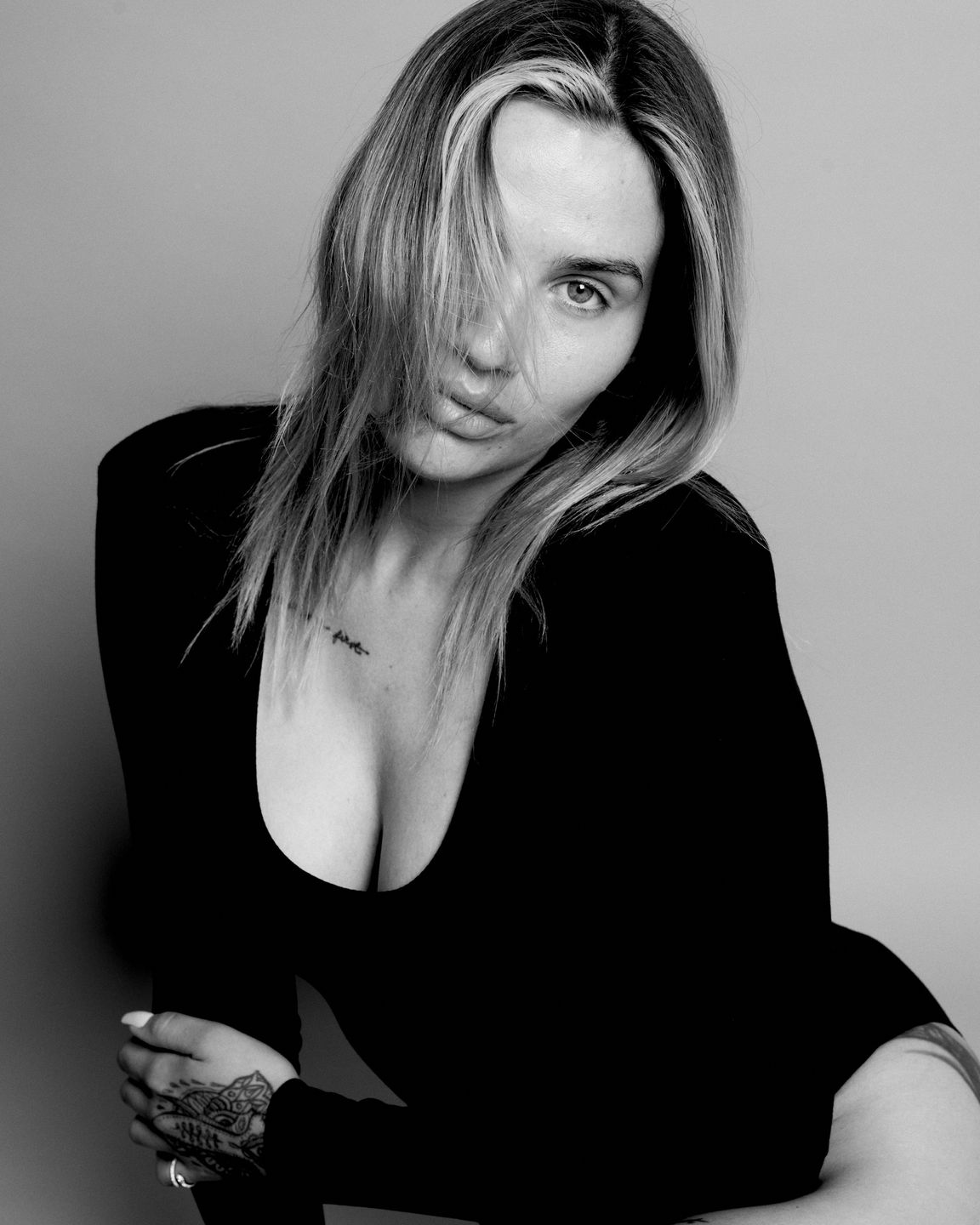 Karolina Gilon w naturalnej sesji bez makijażu