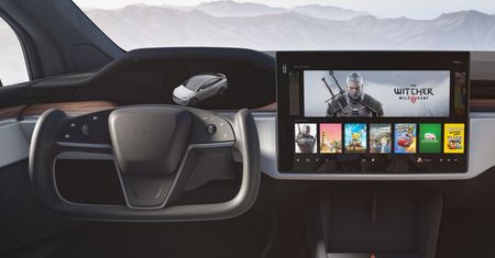 Nowa Tesla pozwoli pograć w Cyberpunk 2077 i Wiedźmina