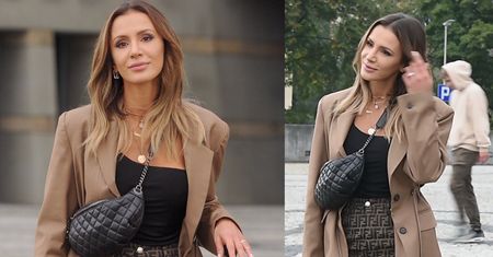 Mannei zabiega o uwagę paparazzi pod siedzibą TVP