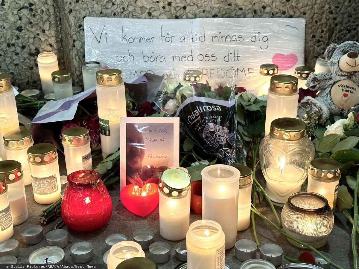 W miejscu śmierci Mikela Janickiego mieszkańcy Sztokholmu zaopalili znicze i złożyli kwiaty