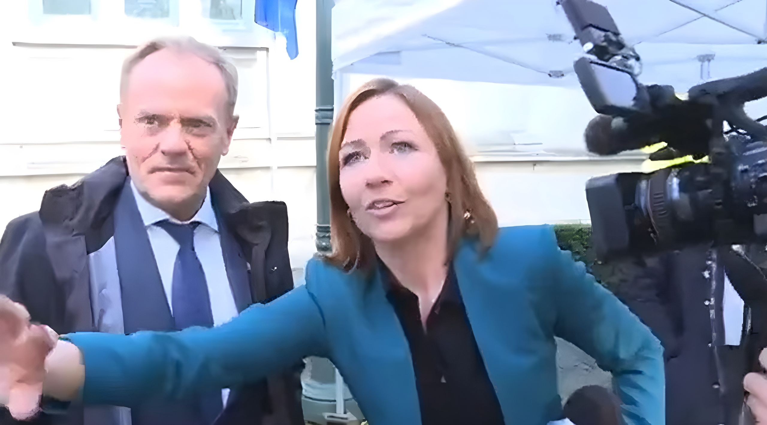 Tak wg "Wiadomości" Dorota Bawołek miała "bronić Donalda Tuska przed niewygodnymi pytaniami"