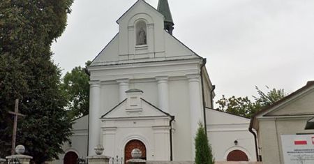 "Insynuacyjne i oszczercze". Parafianie bronią swojego księdza