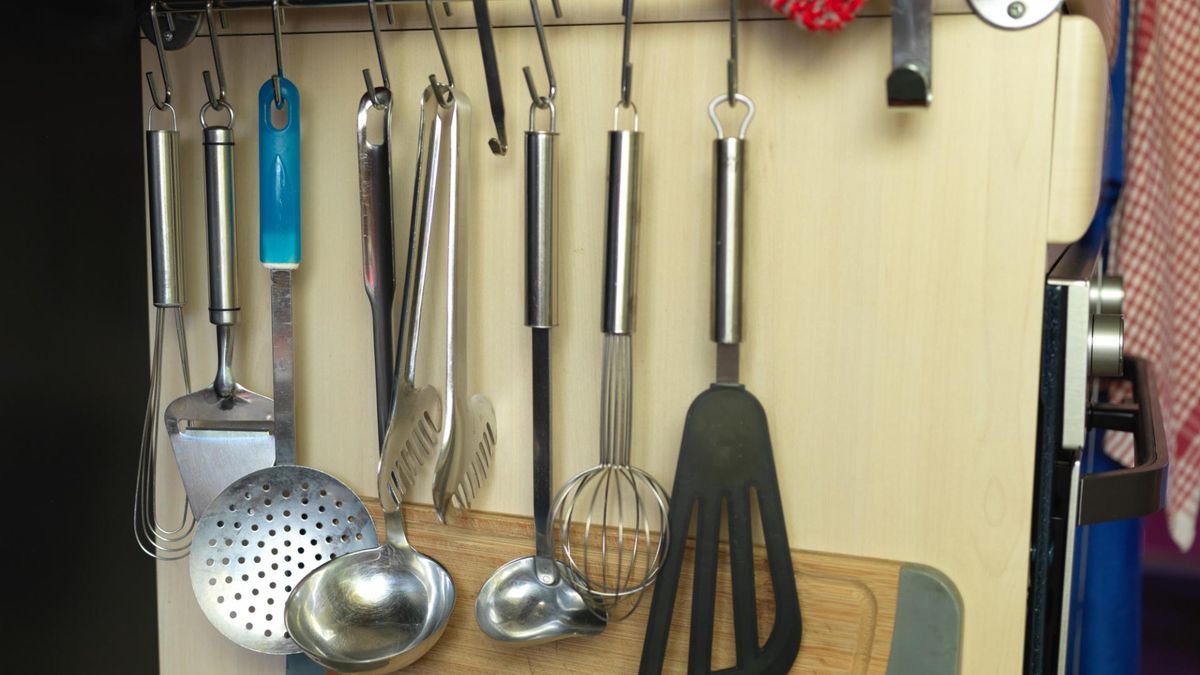 GIS ostrzega klientów, którzy kupili nylonowe łopatki kuchenne. Wykryto w nich szkodliwe substancje