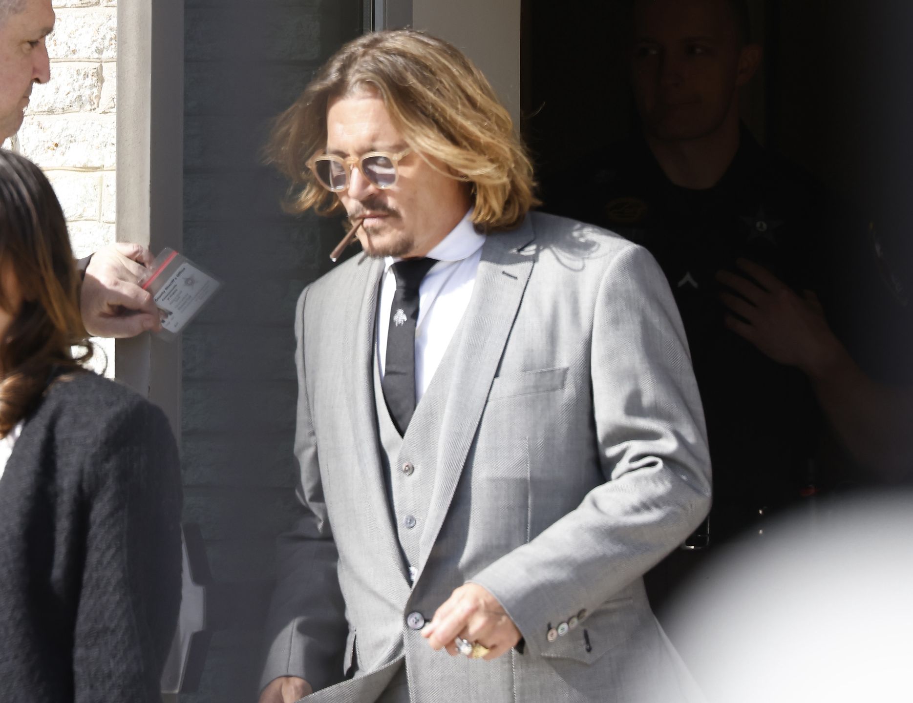 Koleżanka Amber Heard zostaje WYRZUCONA z sali sądowej, a Johnny Depp pokazuje dowody na przemoc