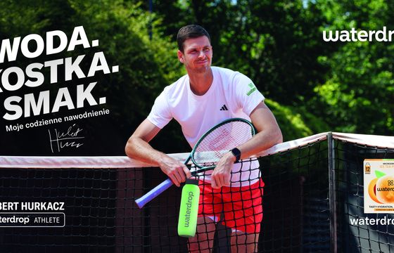 Hubert Hurkacz w kampanii "Moje codzienne nawodnienie"