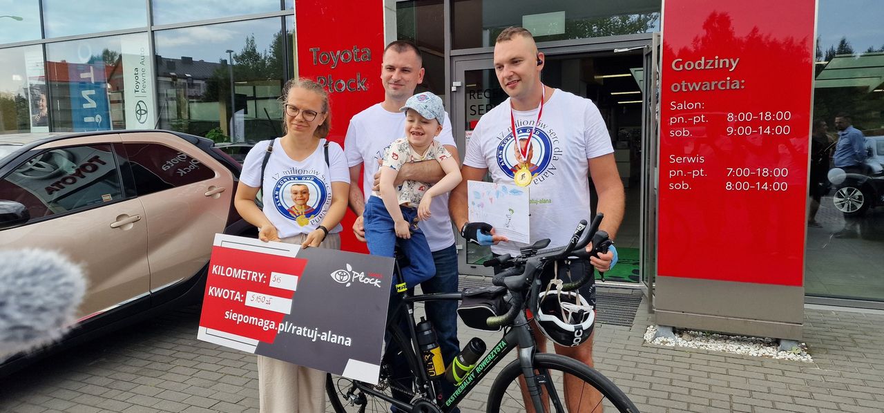 Ekstremalny rowerzysta znowu to zrobił!